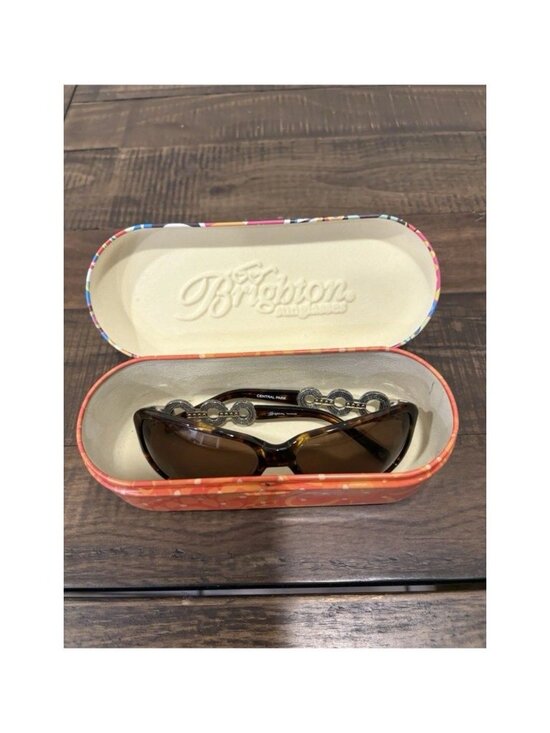Brighton Women’s Central Park Signature Silver Tortoise Sunglasses Frames & Case main image 5